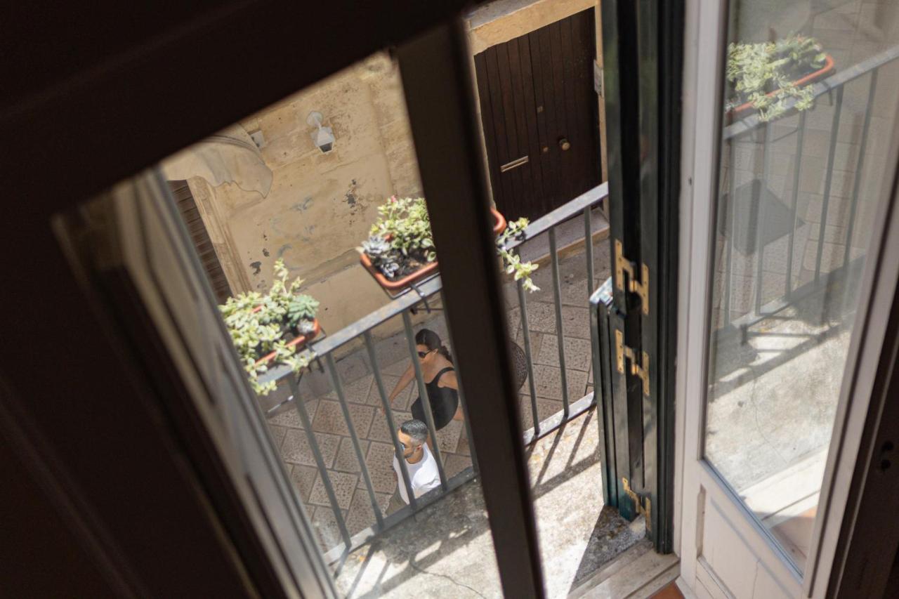 Palazzo Della Contessa - Suites & Breakfast Lecce Exterior foto